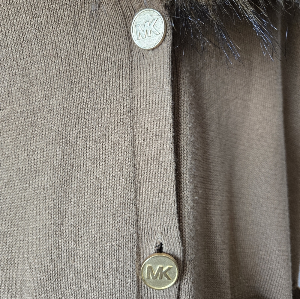 MICHAEL KORS Tan Cardigan Sweater with Faux Fur Collar. Size XL - Picture 5 of 12
